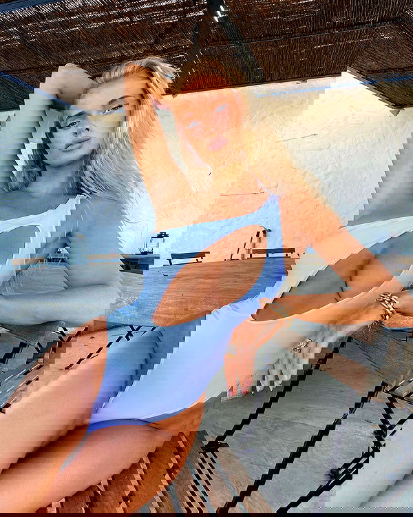 victoriaturnerr image ~ Altpins