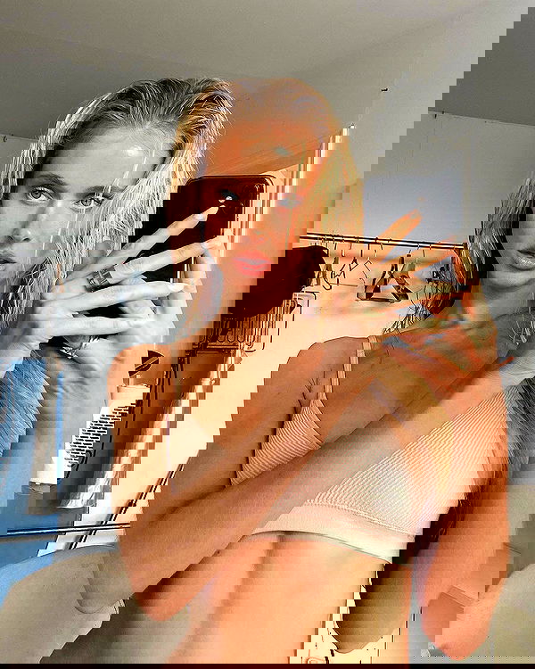 victoriaturnerr image ~ Altpins