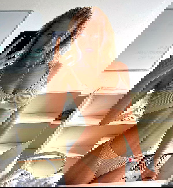 victoriaturnerr image ~ Altpins