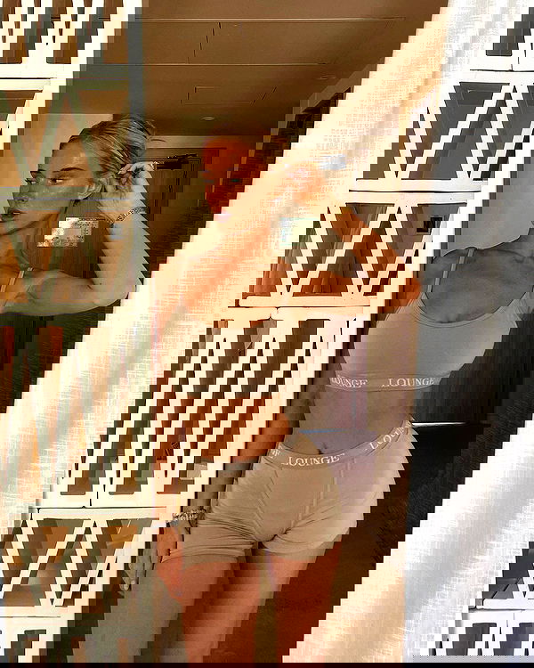 victoriaturnerr image ~ Altpins