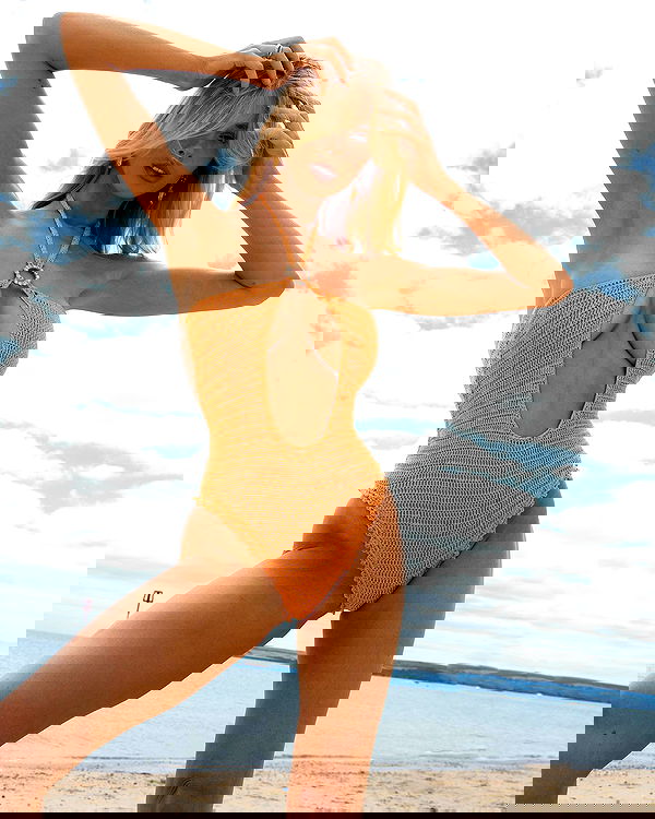 victoriaturnerr image ~ Altpins