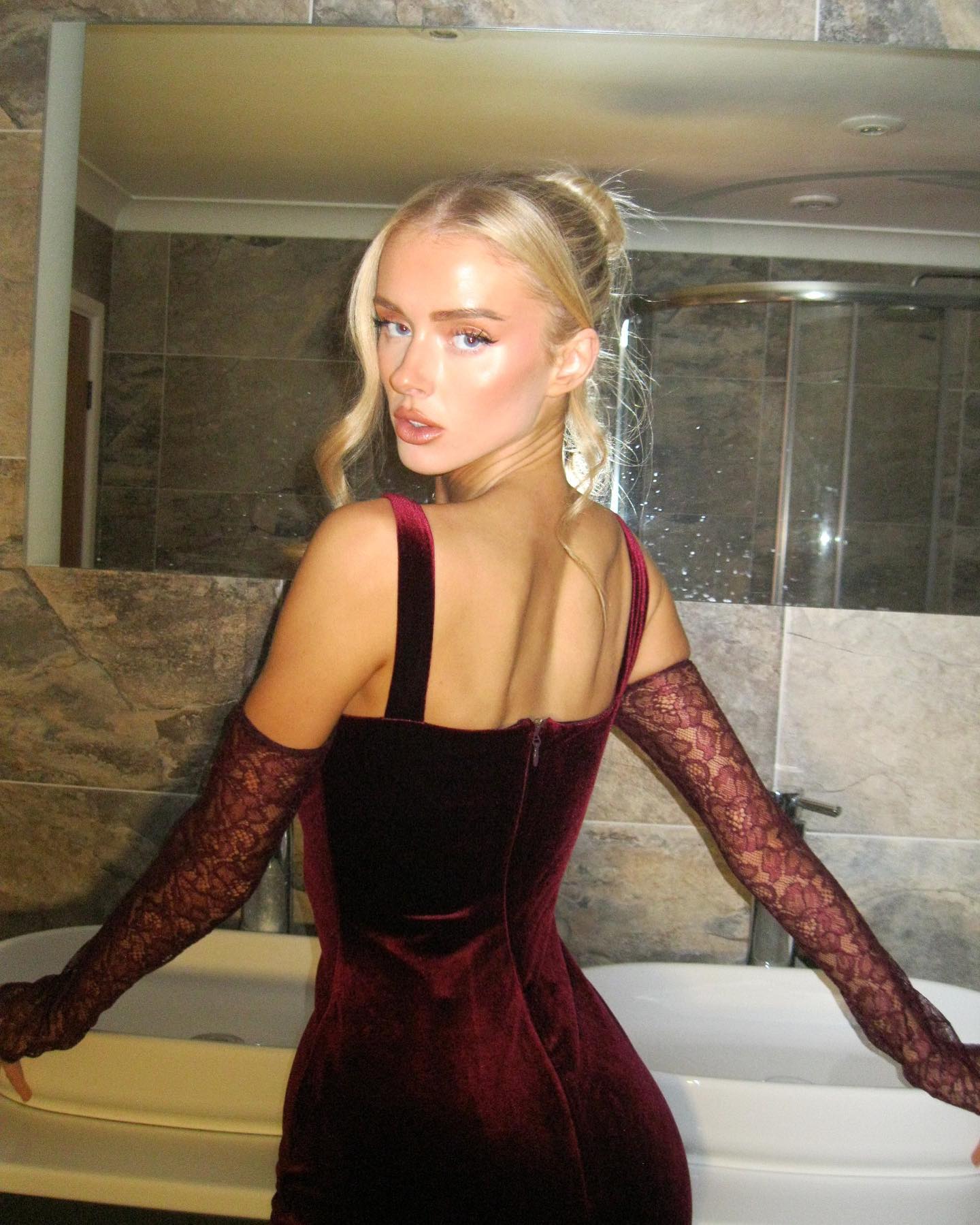 victoriaturnerr instagram image archive image