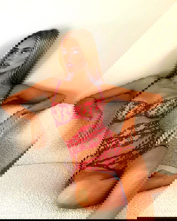 victoriaturnerr image ~ Altpins