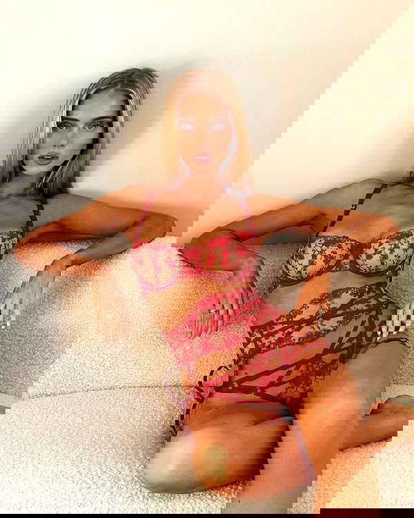 victoriaturnerr image ~ Altpins