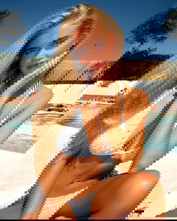 victoriaturnerr image ~ Altpins