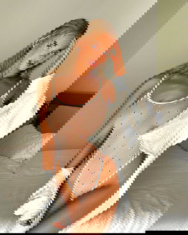 victoriaturnerr image ~ Altpins