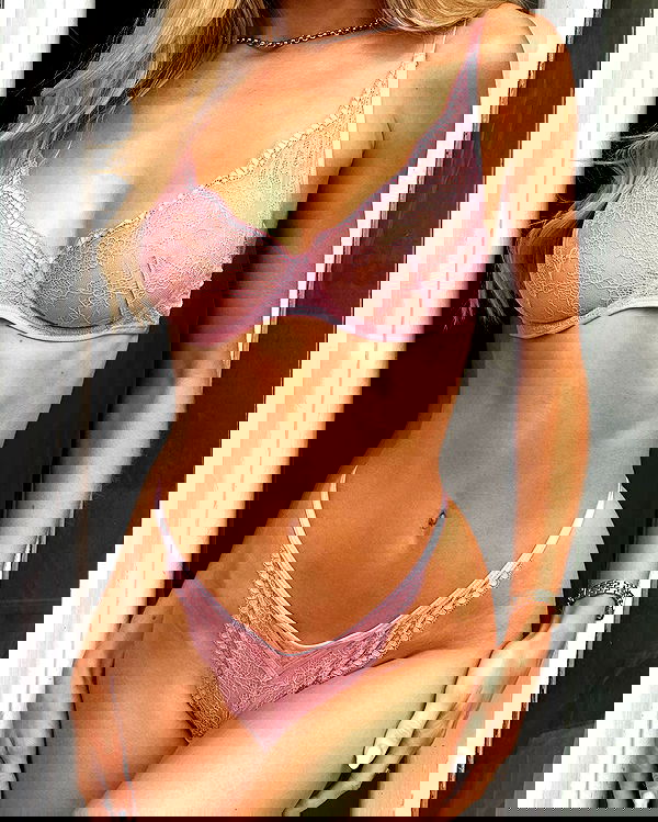 victoriaturnerr image ~ Altpins