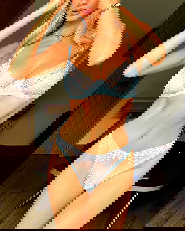 victoriaturnerr image ~ Altpins