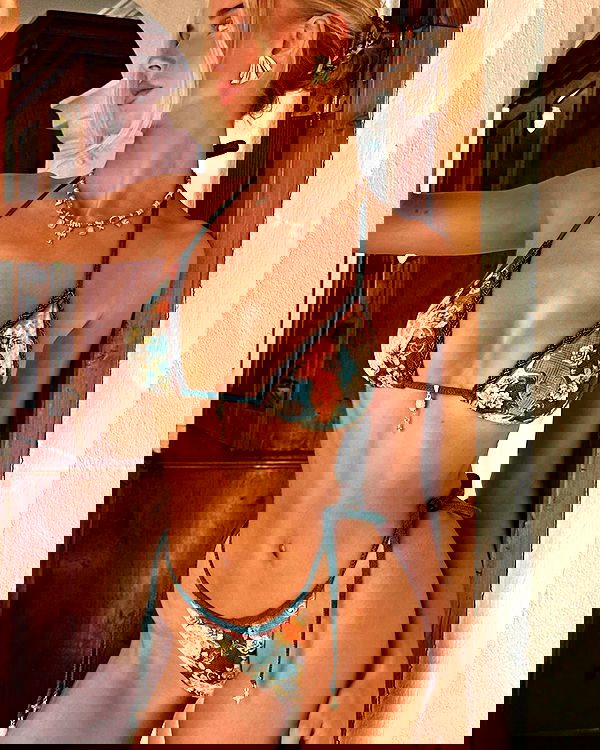 victoriaturnerr image ~ Altpins