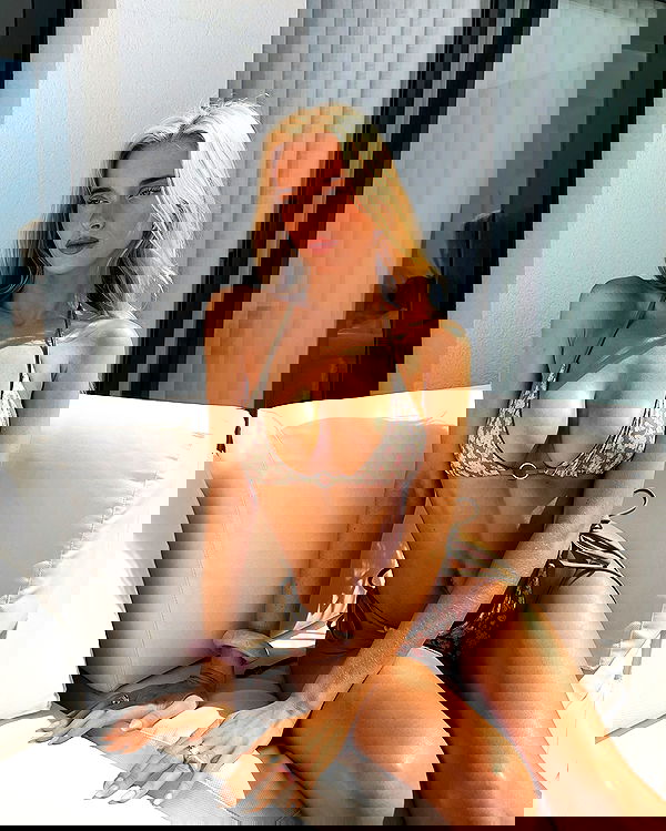 victoriaturnerr image ~ Altpins