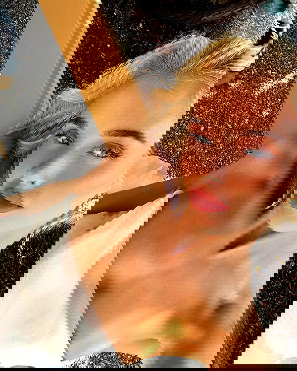 victoriaturnerr image ~ Altpins