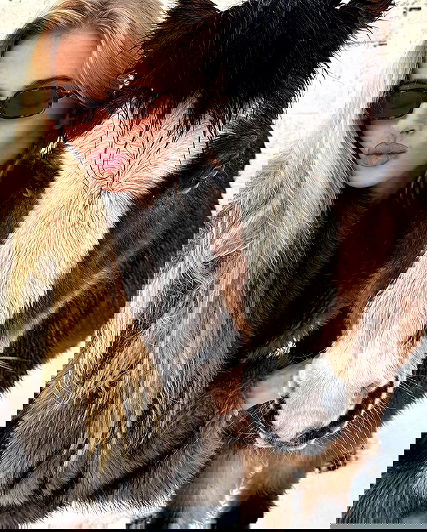 victoriaturnerr image ~ Altpins