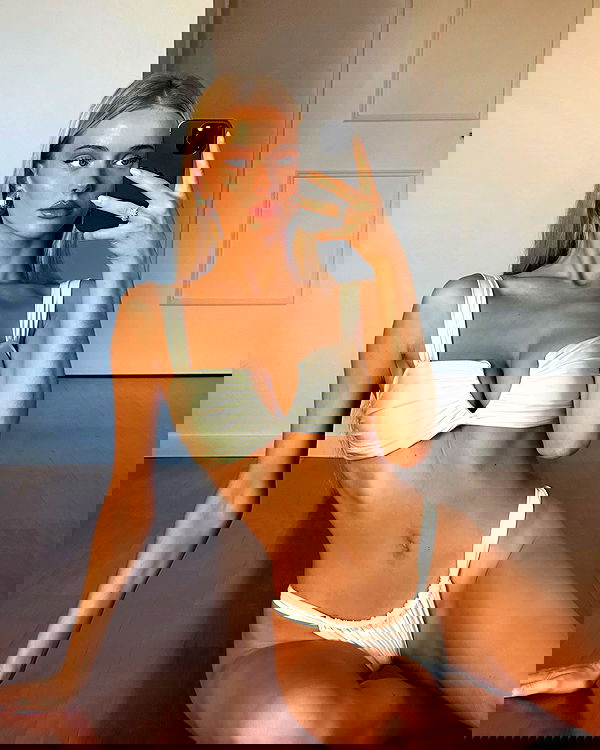 victoriaturnerr image ~ Altpins