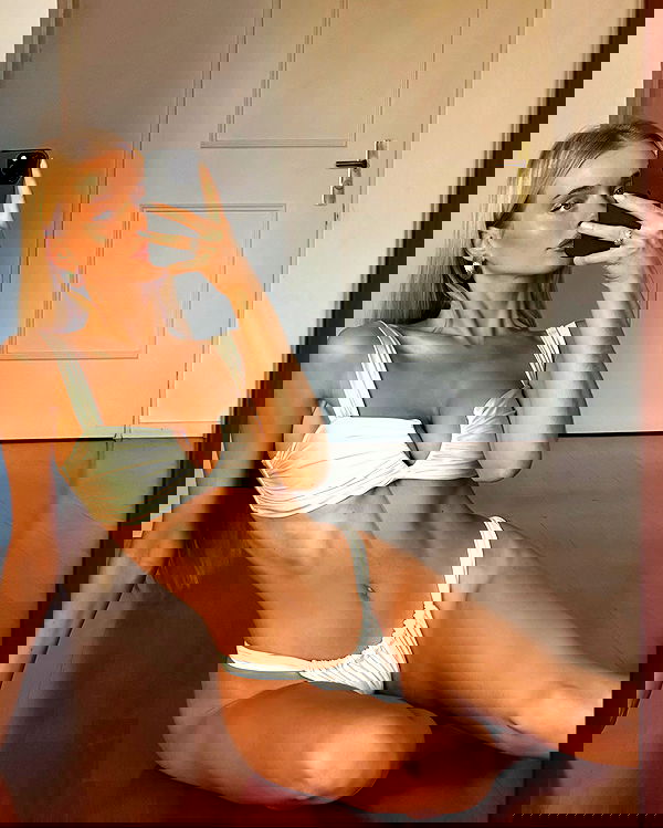 victoriaturnerr image ~ Altpins