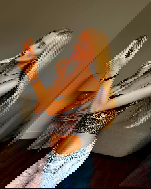 victoriaturnerr image ~ Altpins