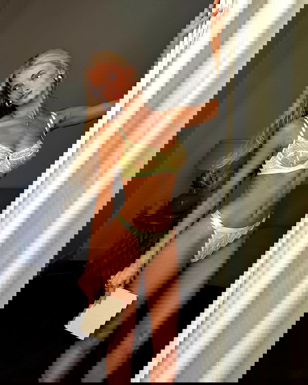 victoriaturnerr image ~ Altpins