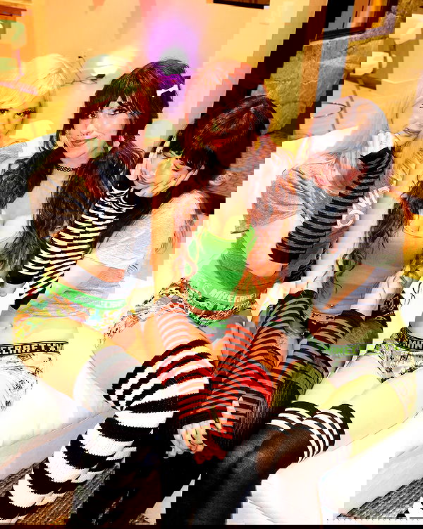 viezery viezery archive image