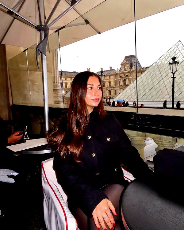 viki_dominev instagram image archive image