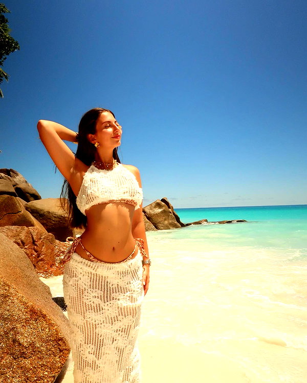 viki_dominev instagram image archive image