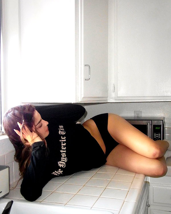 vy1ette instagram image archive image