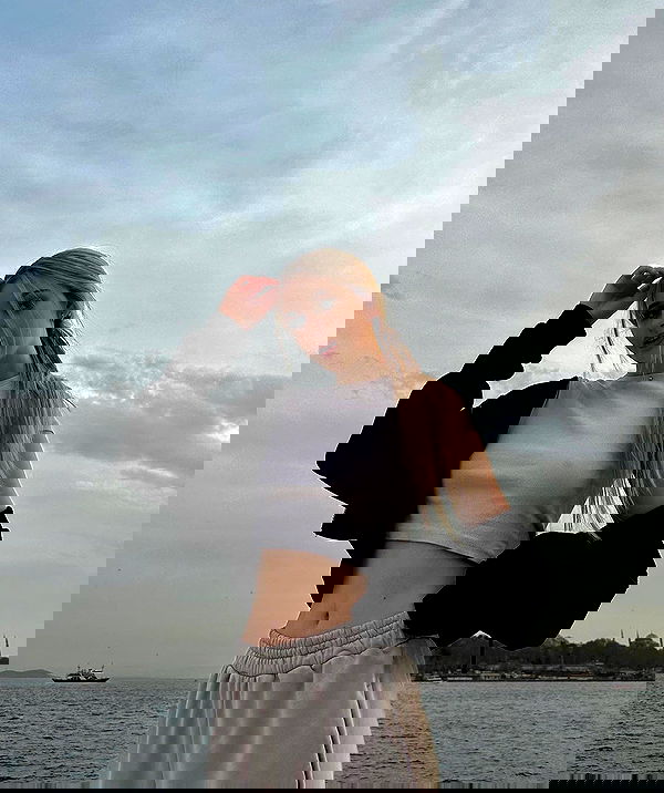 whylollycry whylollycry archive image