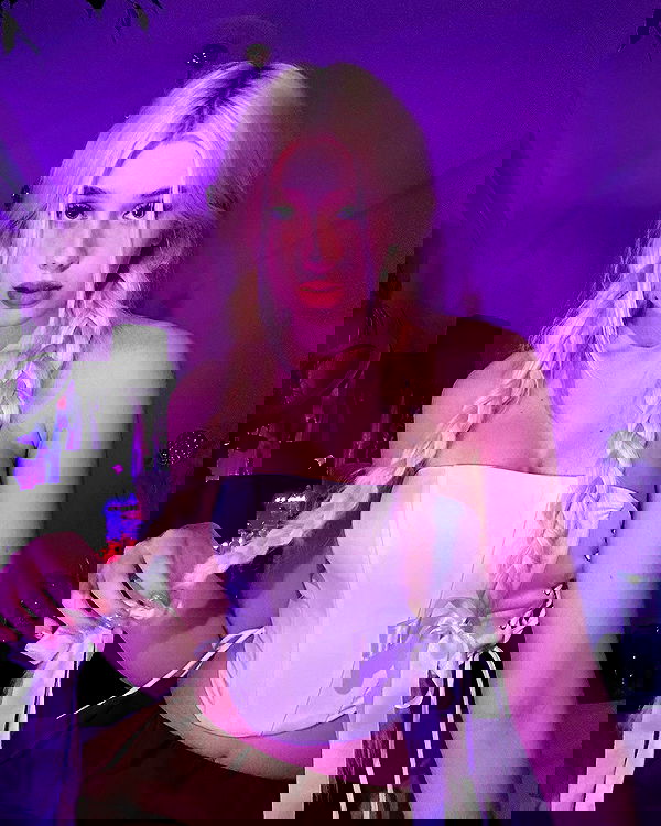 whylollycry whylollycry archive image