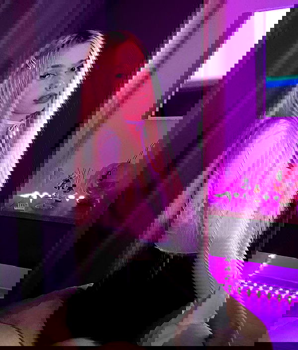 whylollycry whylollycry archive image