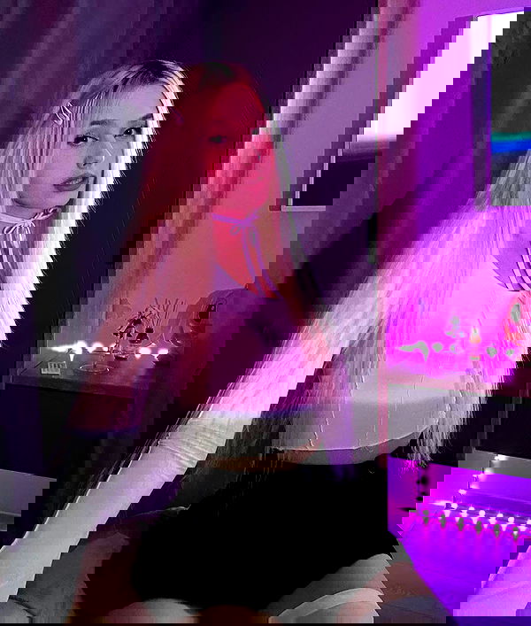 whylollycry whylollycry archive image