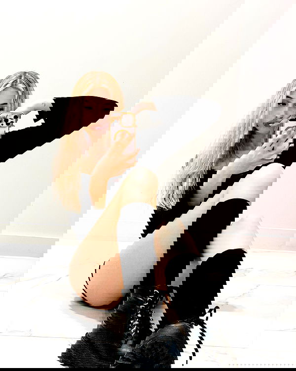 whylollycry whylollycry archive image