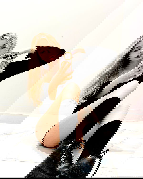 whylollycry whylollycry archive image