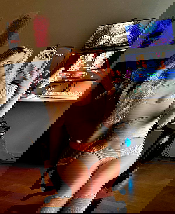 whylollycry whylollycry archive image