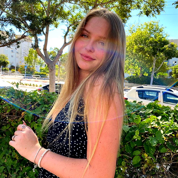 yana_esa instagram image archive image
