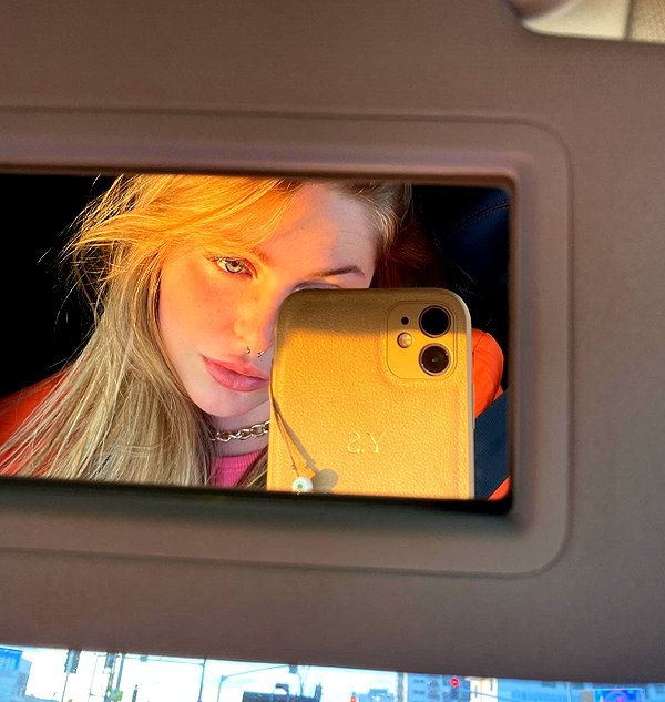 yana_esa instagram image archive image