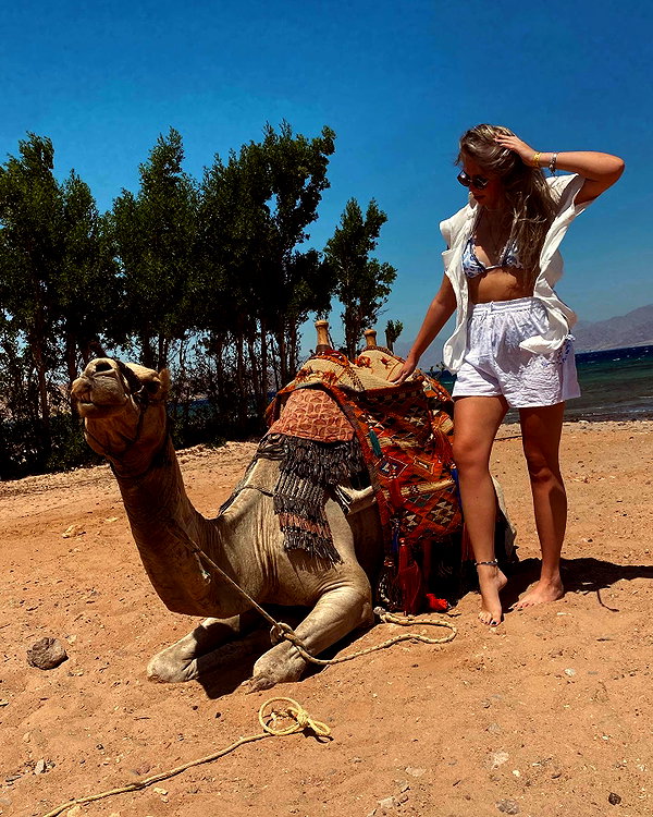 yana_esa instagram image archive image