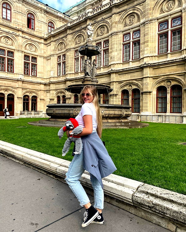 yana_esa instagram image archive image