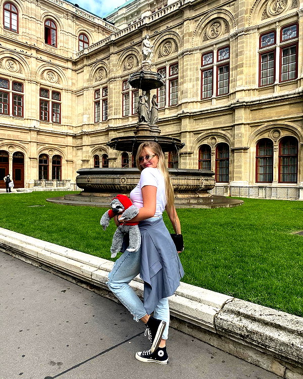 yana_esa instagram image archive image