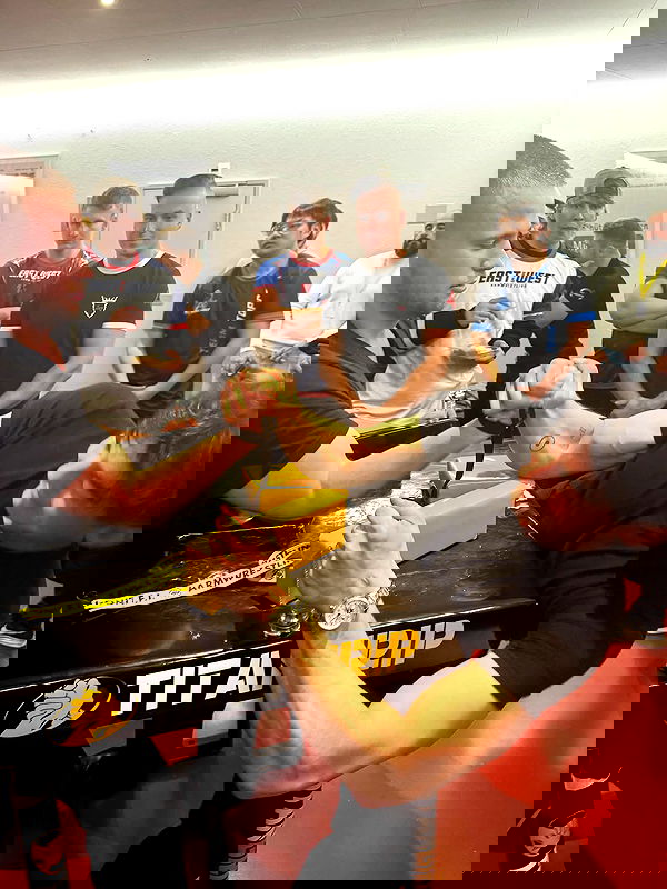 yannaidebeer yannaidebeer archive image