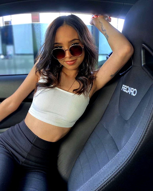 yenichaxx.407 instagram image archive image