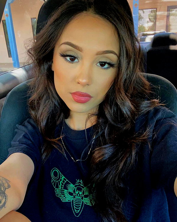 yenichaxx.407 instagram image archive image