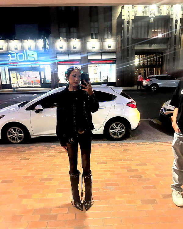 yenichaxx.407 instagram image archive image