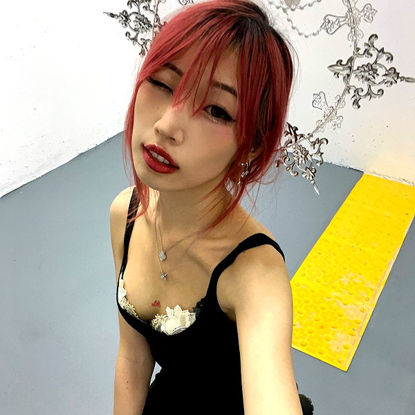 yinsdere instagram image archive image