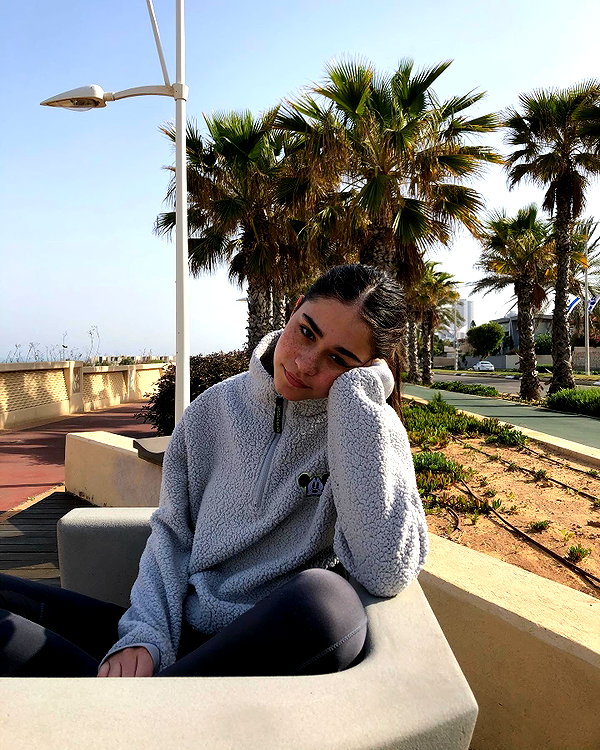 yulialam__ instagram image archive image