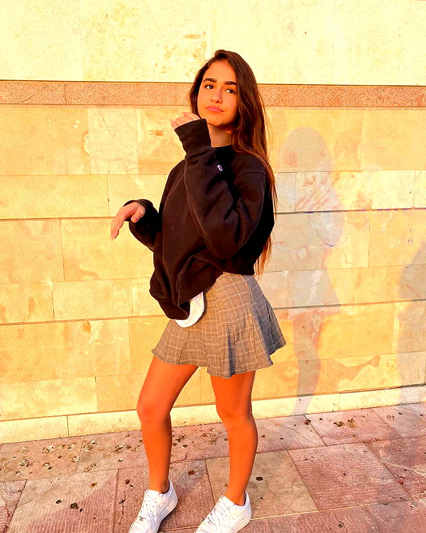 yulialam__ instagram image archive image