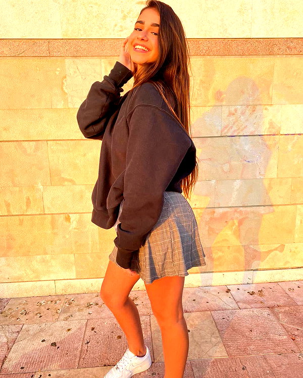 yulialam__ instagram image archive image