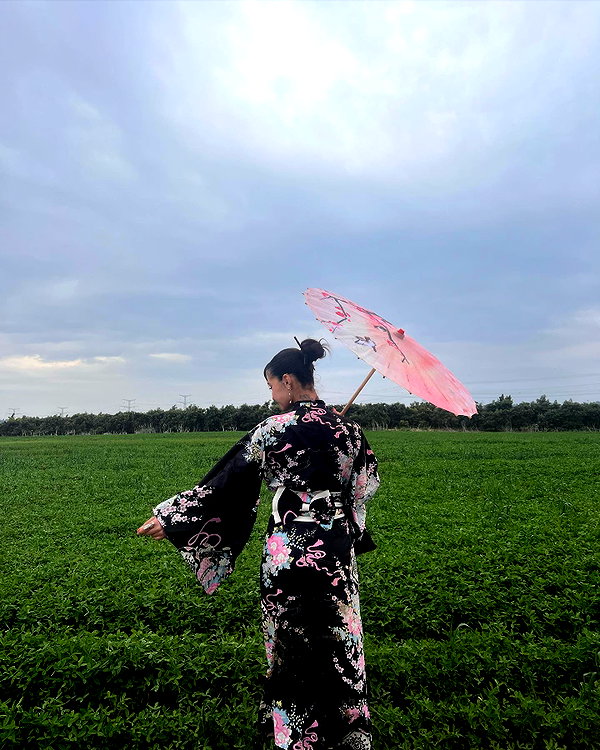 yulialam__ instagram image archive image