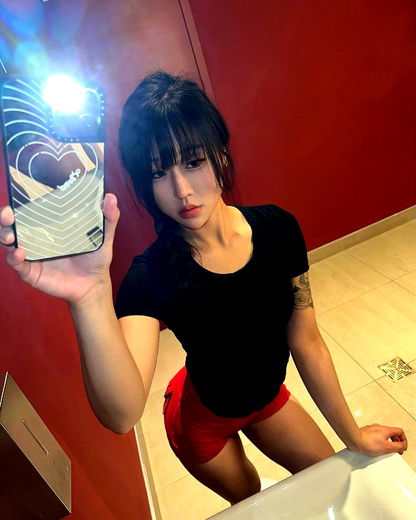 yumiiimy instagram image archive image