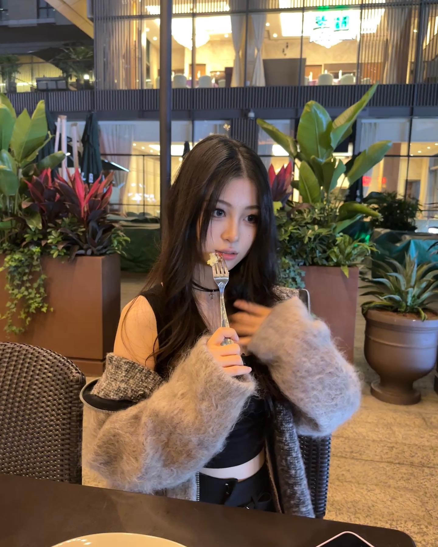 ywwyiiing instagram image archive image