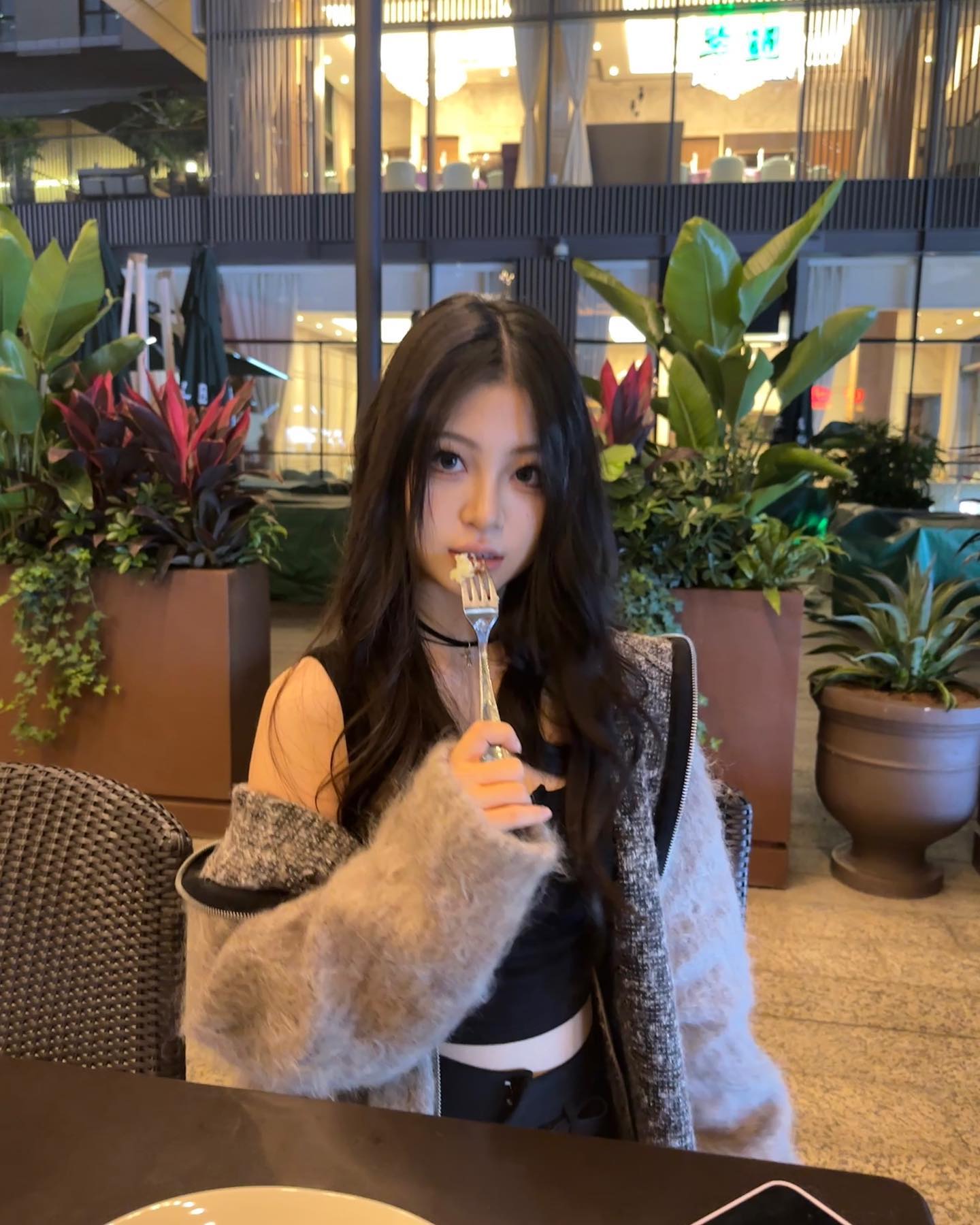 ywwyiiing instagram image archive image