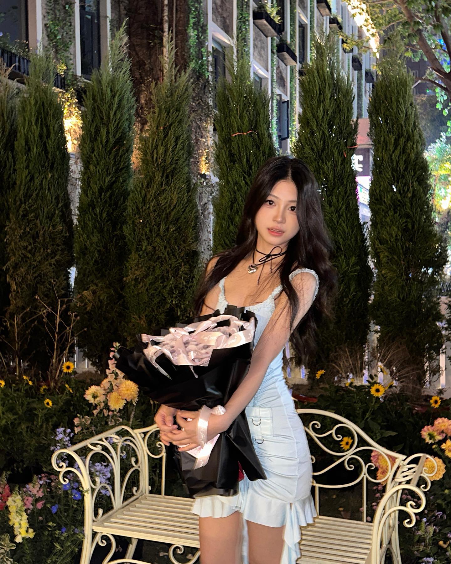 ywwyiiing instagram image archive image