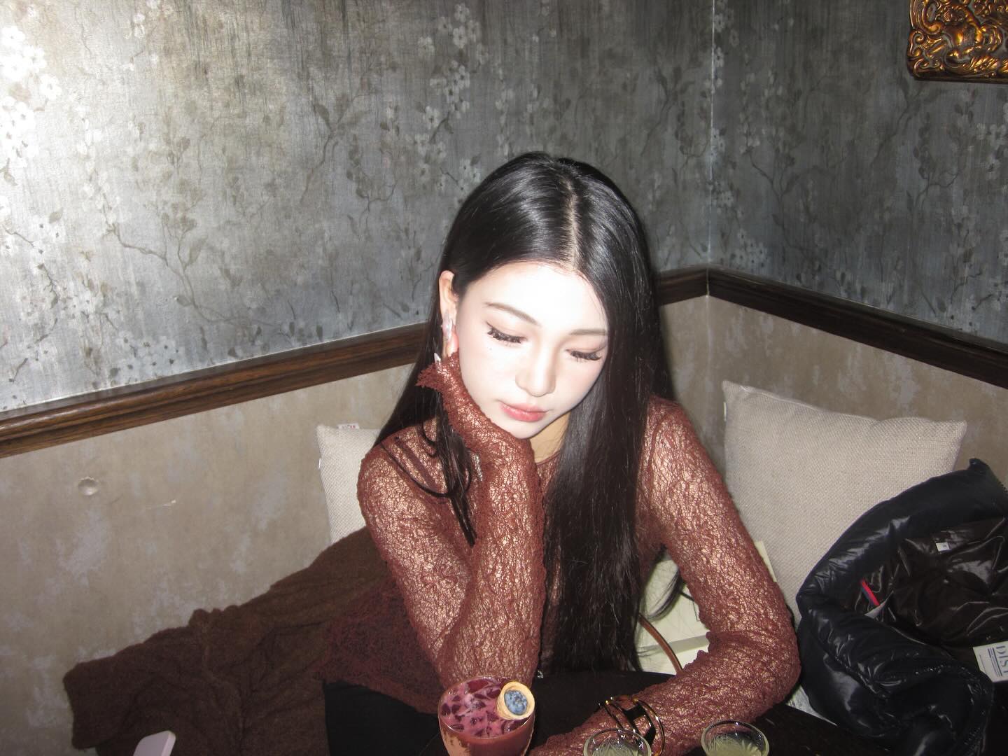 ywwyiiing instagram image archive image